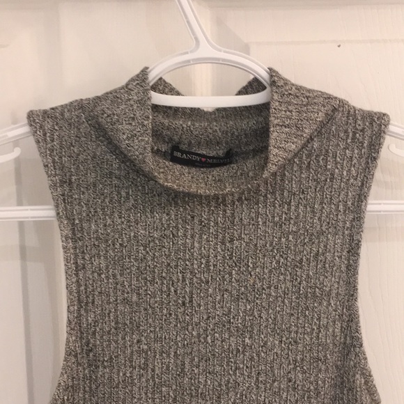 Brandy Melville one size cute tight shirt - Picture 2 of 4